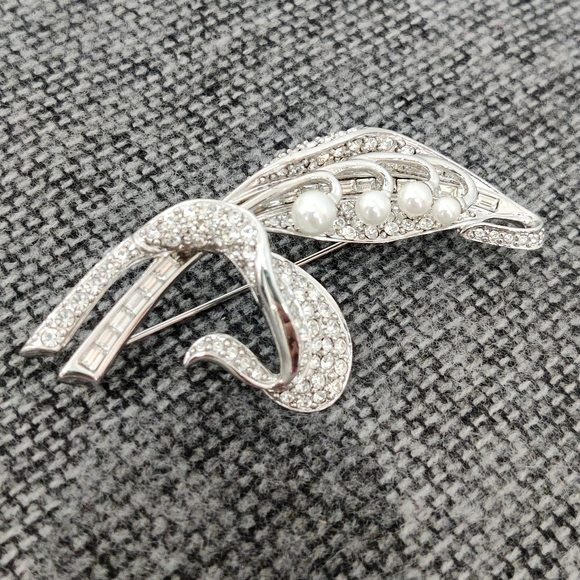 Nolan Miller Brooch - Picture 5 of 8